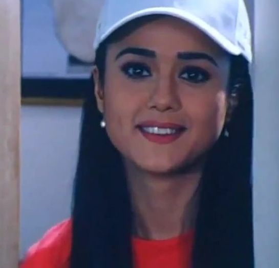Chori Chori Chupke Chupke - Chori Chori Chupke Chupke (2001) _HD_ _BluRay_ Music Videos_(720p).mp4_0