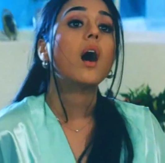 Diwana Hai Yeh Man - Chori Chori Chupke Chupke (2001) _HD_ _BluRay_ Music Videos_(720p).mp4_00009888
