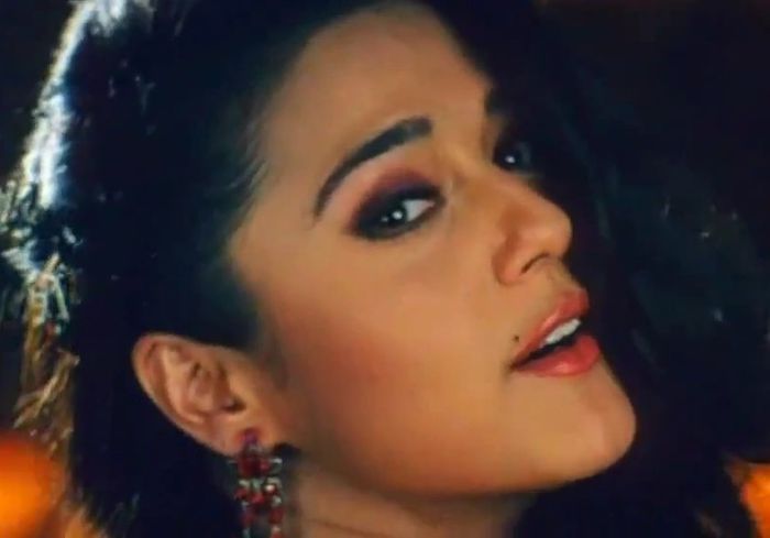 Diwani Diwani - Chori Chori Chupke Chupke (2001) _HD_ _BluRay_ Music Videos_(720p).mp4_000060520
