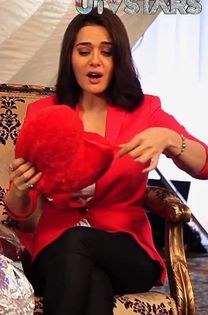 Live My Life - Preity Zinta - Season 2 Episode 2 - UTVSTARS HD_(720p).mp4_001579840