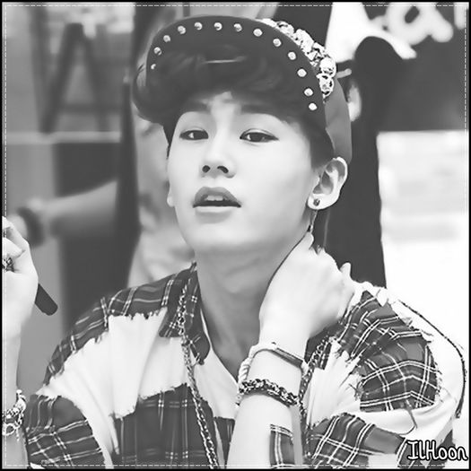 ♫ Serios?-_- Chiar trebuie? -_-.