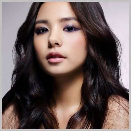 ;-. Cum nu iti stii febletiile ?;;) Tu termina.:) *jucandu-se cu parul ei*