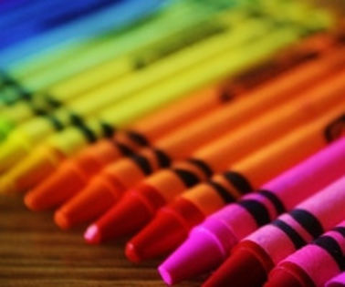 Giulia pleaca, iar Melisa incepe sa scrie in jurnal.