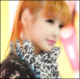 &. Cand ai venit? :)) |se pune pe canapea|