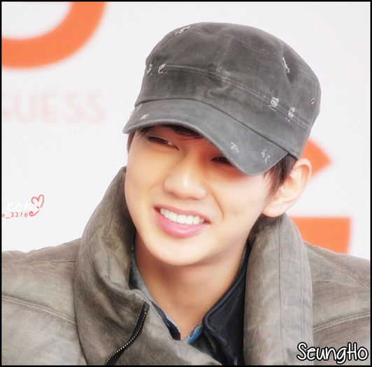 <;; Nu poti sa stii niciodata..:-" :))