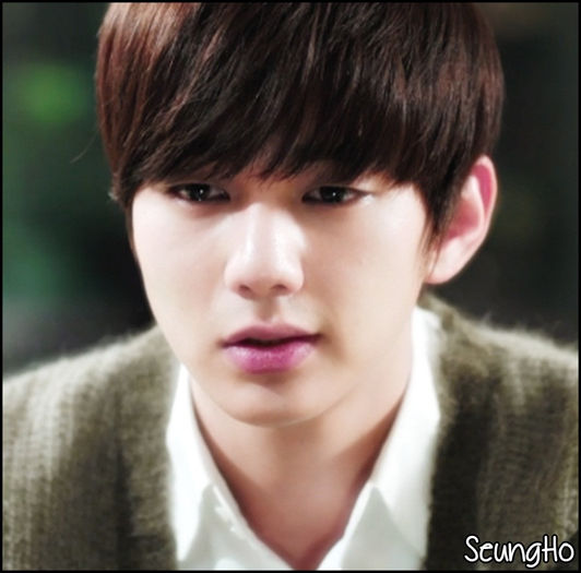 <;; Melancolic? /:) Alta mai buna nu ai? /:) :)) Hey :-h