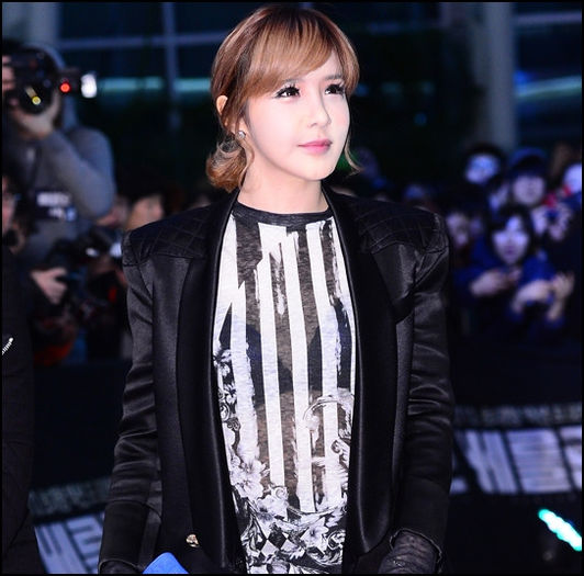 &. Lasa Ki...ca si tu te certi cu multa lume ;)