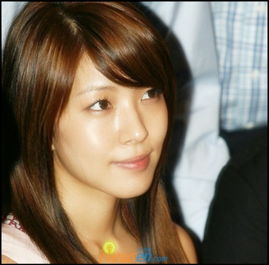 ` Multumesc :) |bea|