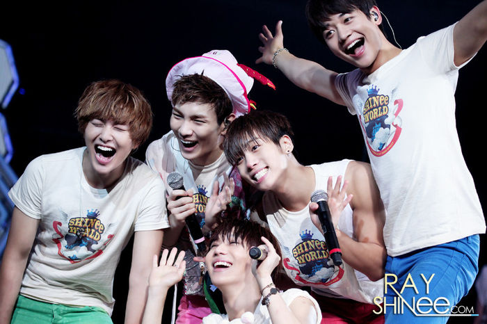 ◑   ; → SHINee ←  ; ◑ - x - x SHINee