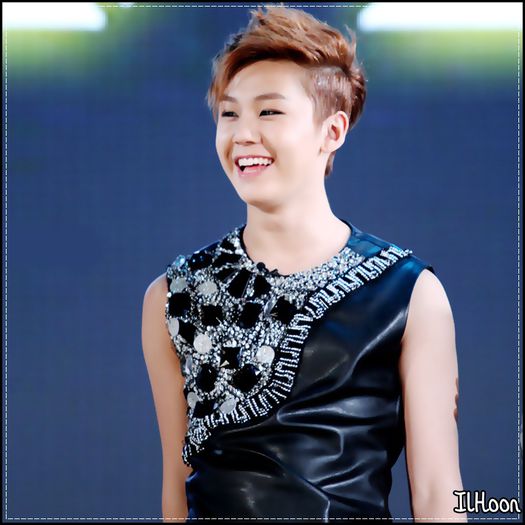 ♫ Ia uite,hyung..Cum intra fetele cand esti dezbracat..:> :)).