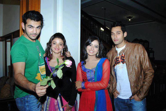 525124_120466834785108_1879294754_n - 2-Ash Negi-Purvi Deshmuk