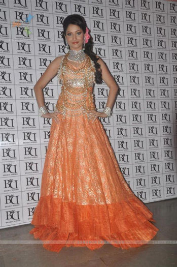382352_523434374345393_474779988_n - 1-Ankita si Sushant poze inafara filmului