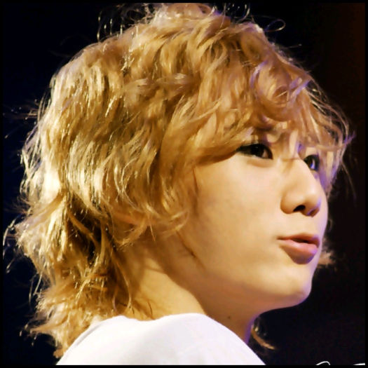 [(:] ..Aa.. :| ..Au trecut 10 min.. nop? ..[isi ia tricoul] ..