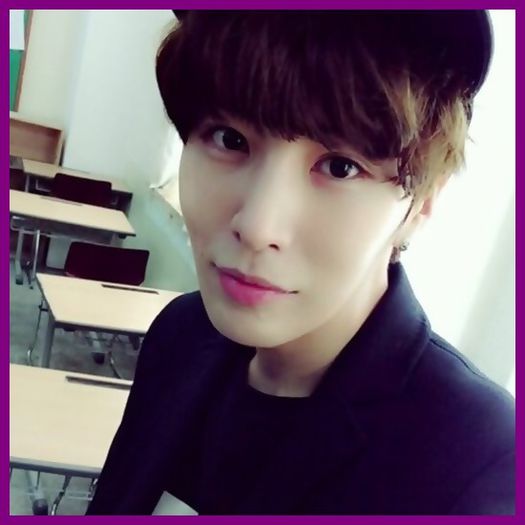 >> Paii..nu sunt gay..ca sa imi faci in ciuda..daca tu ti-ai schimbat orientarile sexualee..:-s