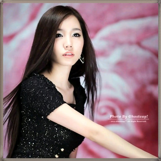 <~> ..Hoon.. traumatizat pe viata. :)) ...Seob. Ma duci si pe mine.. la cafenea?