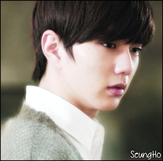 <;; |intra| Hey...pff...perfect..-_- Nu-i nimeni..-_- |se pune pe canapea| - l - x - Episodul 19 - x - l