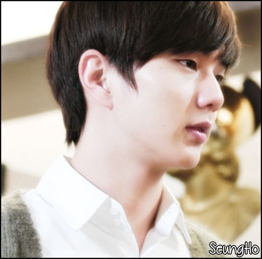 <;; Hey :-h Eu am plecat..mai mult am stat pe aici azi..:)) Bye :-h |se ridica|pleaca| - l - x - Episodul 19 - x - l