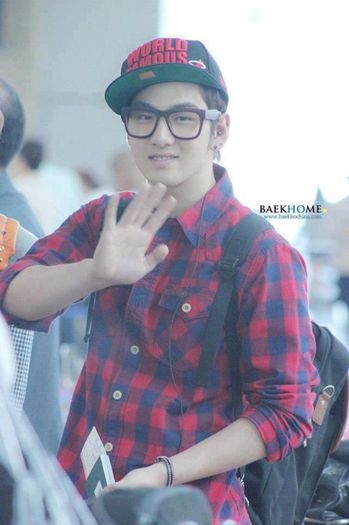 Salut,ma numesc Alexander,dar imi puteti spune Alex. ^^