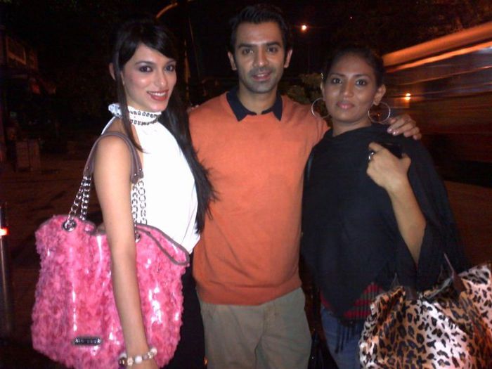 69f05e30 - Main Aur Mr Right cu Barun Sobti