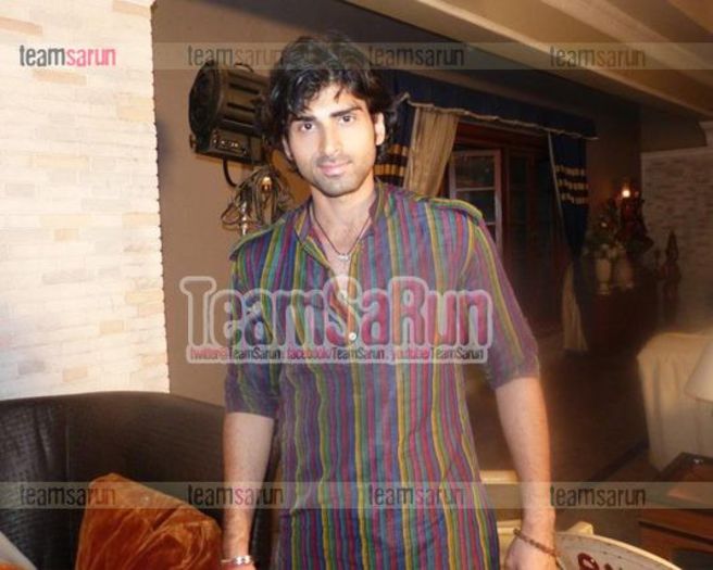 429728_532676770109877_195507771_n - Akshay Dogra