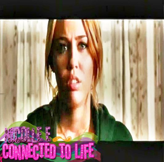 __(♥)__ Iese din pestera . zburand si se pune in varful muntelui si tipa ;