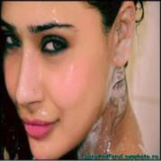 85884541_WPUFMCI3 - Sara Khan POZE NOI 2013