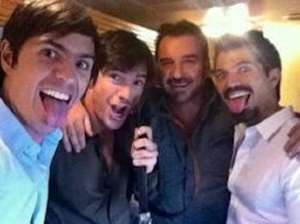 295518_425107900906757_24654927_n