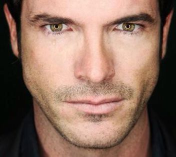 561755_243111592477831_1089411963_n - Marco   De   Paula