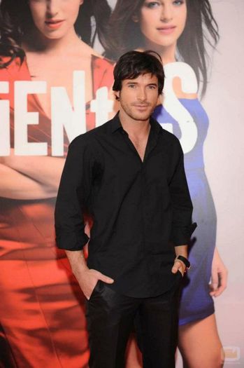 531561_226480087474315_1799591323_n