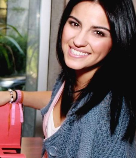 424600_369218439823211_1068885811_n