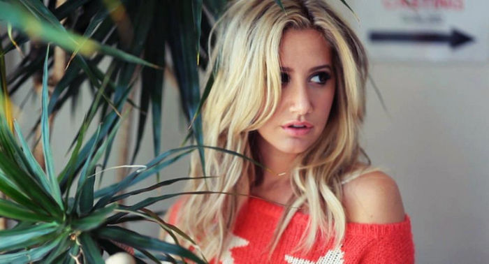 603894_405564319532950_1428877886_n - poze cu ashley tisdale