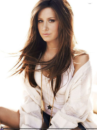 603894_405564319532950_1428877886_n - poze cu ashley tisdale