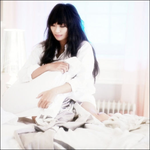 - [i.p.] Moah...ce urata e viata asta..:-< Eu cum naiba sa o gasesc pe Irma cand sunt unde sunt..:|