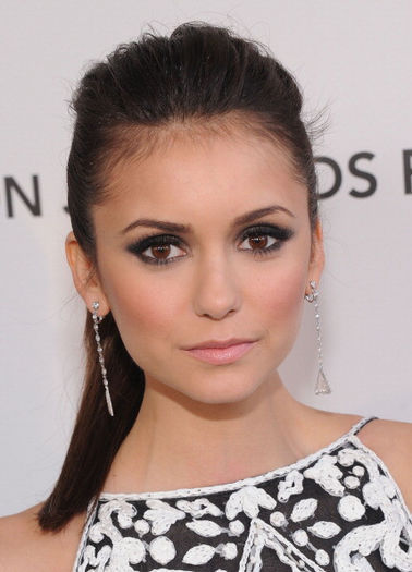 Nina (18) - Nina Dobrev