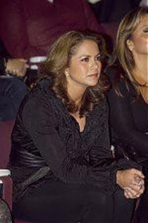 316602_228592383860420_7638720_n - Lucero