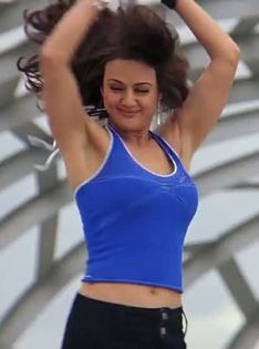 VLCsnap-00046 - Preity Zinta 06