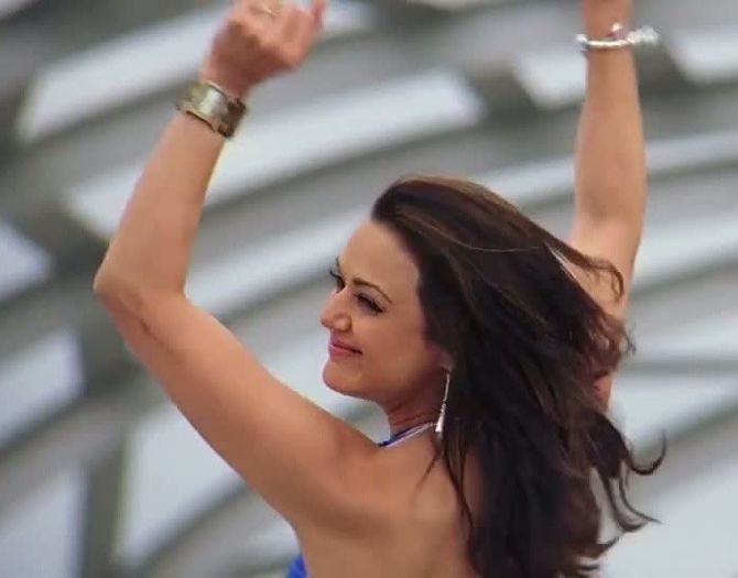 VLCsnap-00048 - Preity Zinta 06