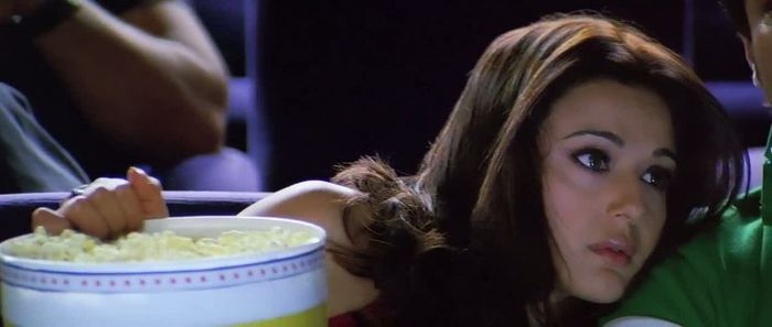 VLCsnap-00112 - Preity Zinta 06