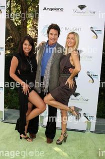 320560_281141495242591_2111694081_n