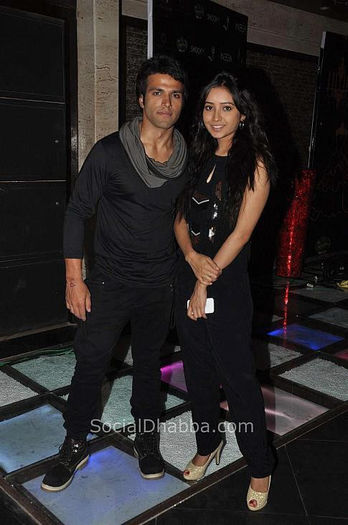 306277_137930126382322_382576551_n