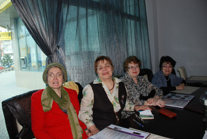 DSC_0072; Elvira, Viorica, Flori, Marilena,
