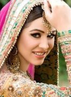 78318338_MZGKMJB3 - Hindi make-up