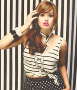 86995655_FZYJCGT - debby ryan-demi lovato