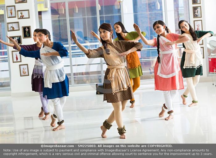 SM225003 - INDIAN DANCE
