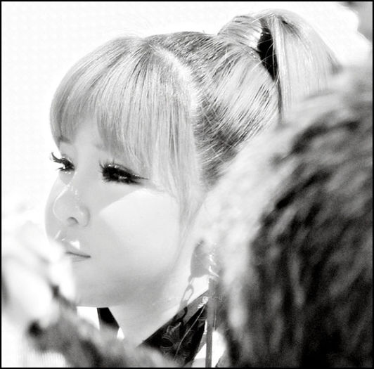 &. Zicea ca luna asta...dar nu stie sigur..:) De ce?