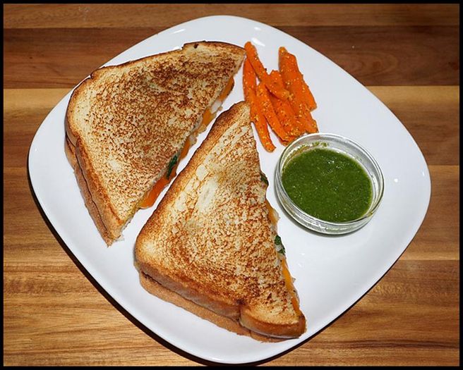 ● Grilled Potato Sandwich ●; Contin branza si sunt foarte gustosi :x
