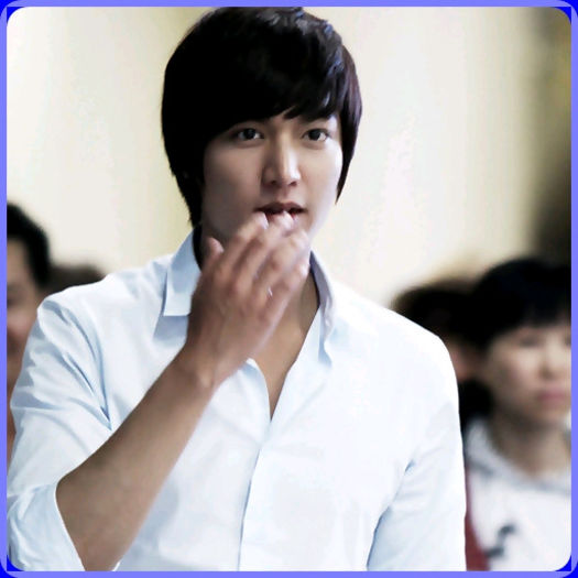 $. ..Hara.. nu erai cu GD? :| ..o.O ...