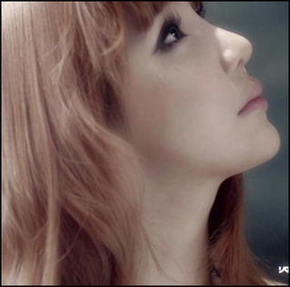 &. Nu stiu..:)) |se uita la cer| Ce frumos si insorit este azi..:) - X - x - PARK - x - X