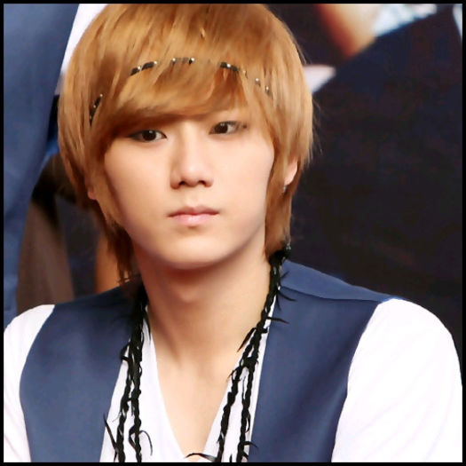 [(:] ..Aaa... daa... daa.. dar JI Min.. doar il va impinge.. cred. :))