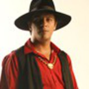 Salut sunt Medalion Fieraru  si vin  din satra